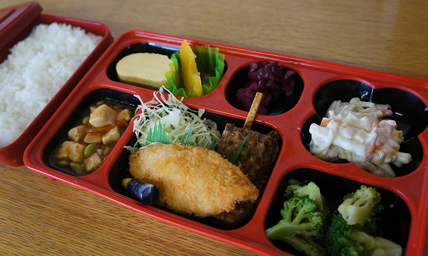 お昼のお弁当