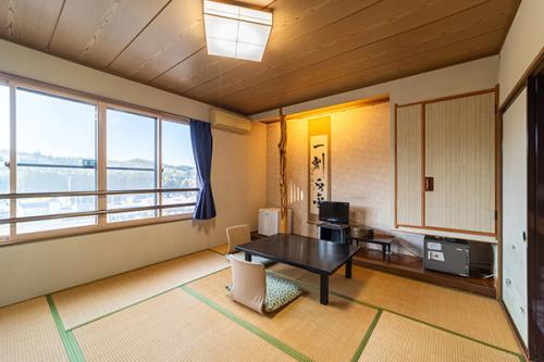 鶯宿温泉　川長　和室8畳