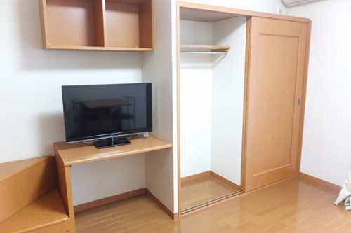 レオパレスアラベスク　室内①